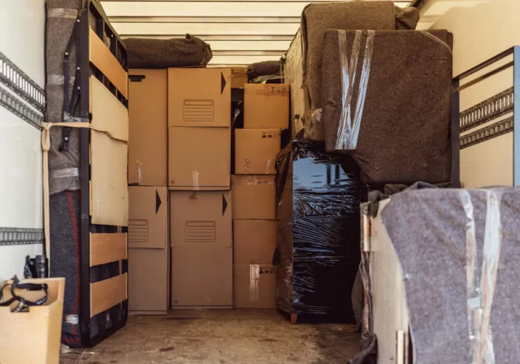 Guarda móveis em Lagoa Santa: móveis e caixas guardadas