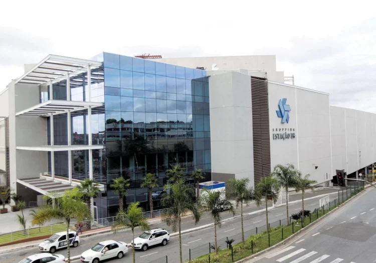 foto da fachada do shopping estação.