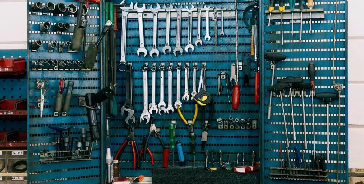 Armazenamento de ferramentas: armário de ferramentas.