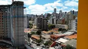 Guarda móveis no Gutierrez BH: foto das casas e prédios do bairro.