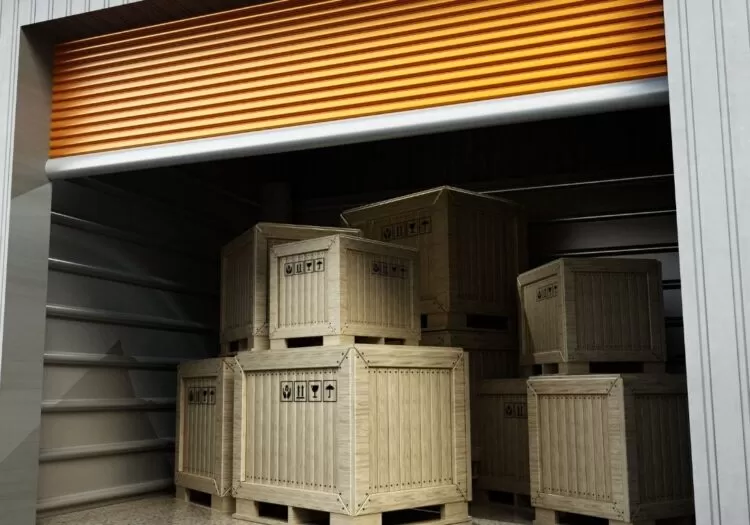 Porta de unidade de armazenamento aberta.